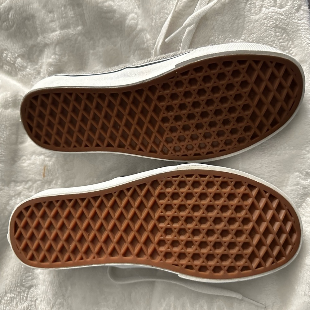 Vans - Picture 5 of 5